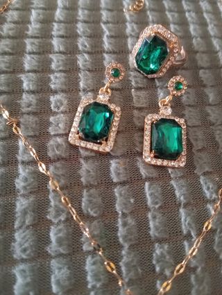 Conjunto Verde Esmeralda.