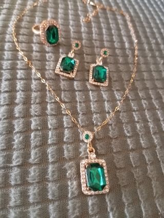 Conjunto Verde Esmeralda.