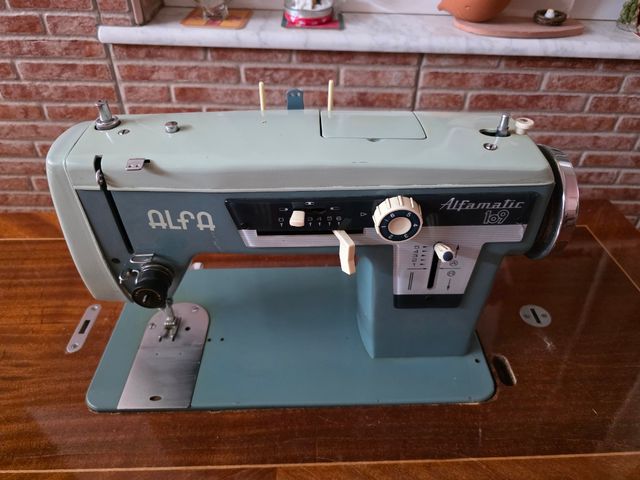 Máquina coser Alfamatic 109 de Alfa