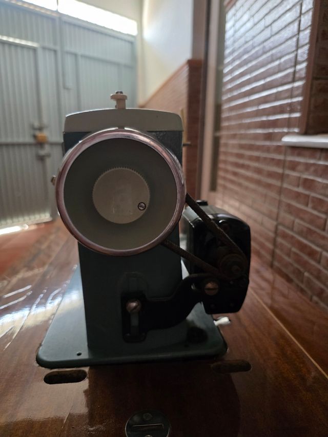 Máquina coser Alfamatic 109 de Alfa