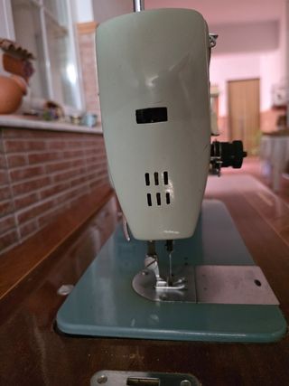 Máquina coser Alfamatic 109 de Alfa