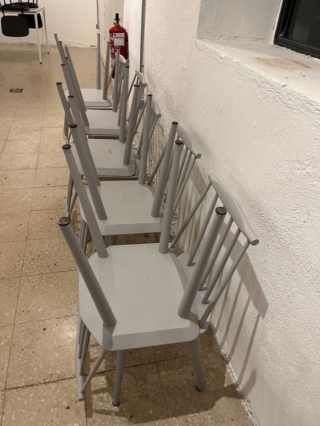 6 Sedie HAY J77 Grigie. 30 euro ciascuna.