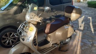 Vespa 300 cc beige