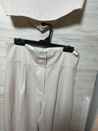 Traje beige - Pantalón y top talla m o L