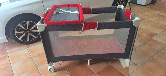 Parque cuna viaje con ruedas