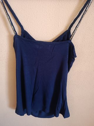 Top Zara azul con detalles dorados
