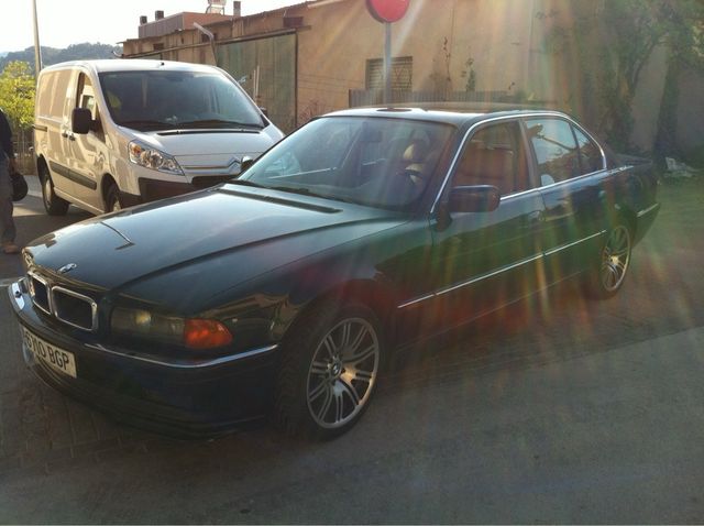 BMW SERIE 7 E38