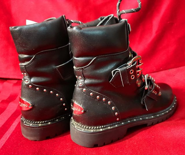 Botas militares negras