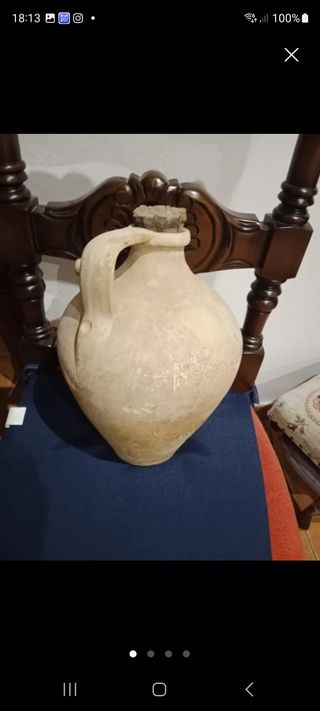 Cántaro barro antiguo hecho a mano