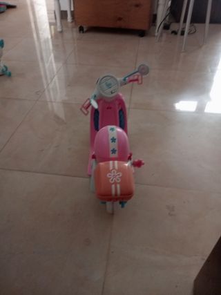 Moto Nancy + Casco y Trineo 