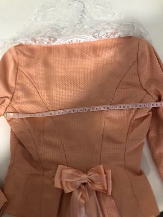 Corpiño fallera manga larga color salmón.