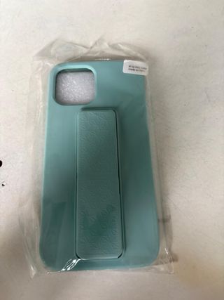 Tengo fundas diferentes 30 unidad con 180 evros.