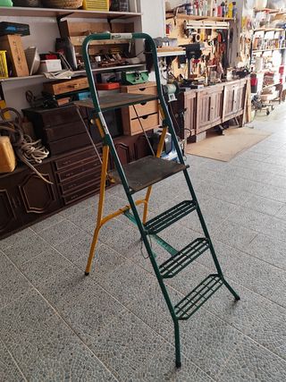 Escalera Plegable 3 Peldaños PROMAC 4 MACC