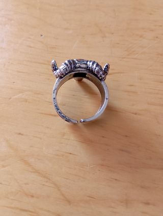 Anillo Calavera de Cabra Plateada 