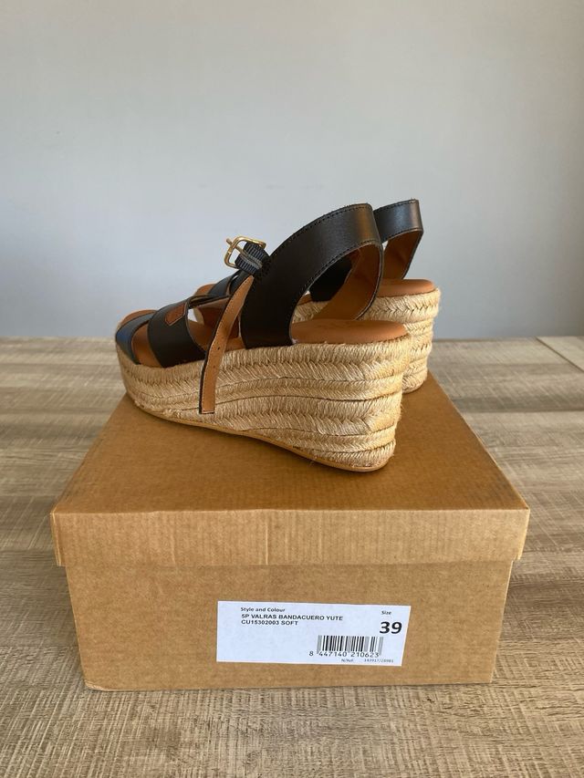 Sandalias cuña POPA negras, talla 39