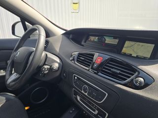 Renault Grand Scenic 2012