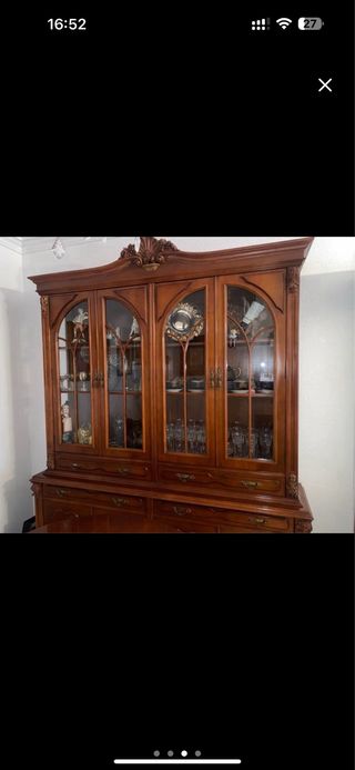 Mesa comedor salon de madera y 4 sillas + vitrina