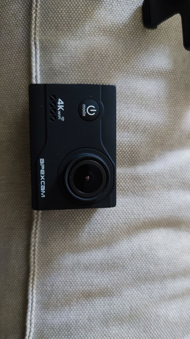 Apexcam 4K WiFi Action Cam com kit de acessórios