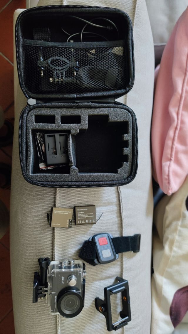 Apexcam 4K WiFi Action Cam com kit de acessórios