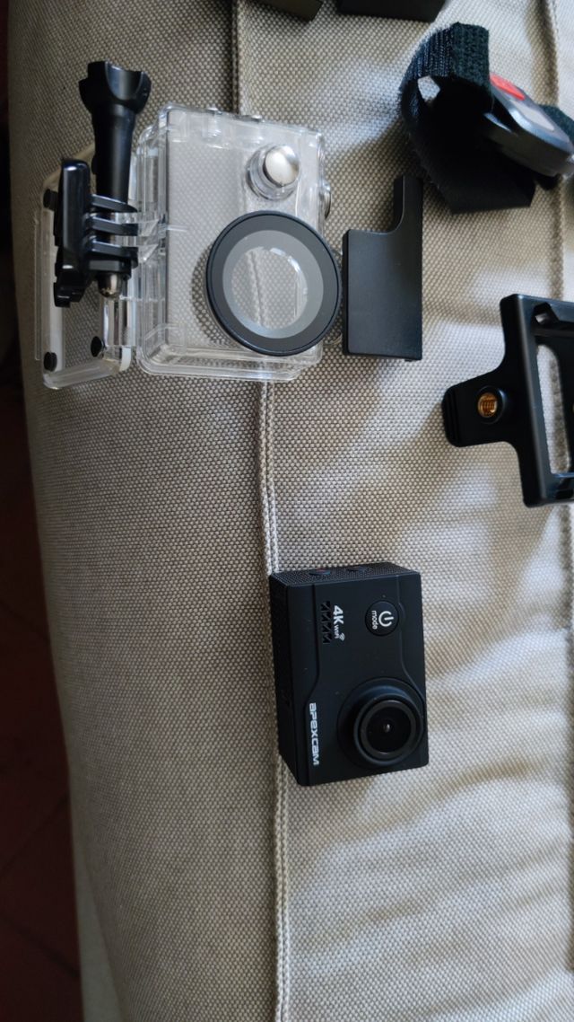 Apexcam 4K WiFi Action Cam com kit de acessórios