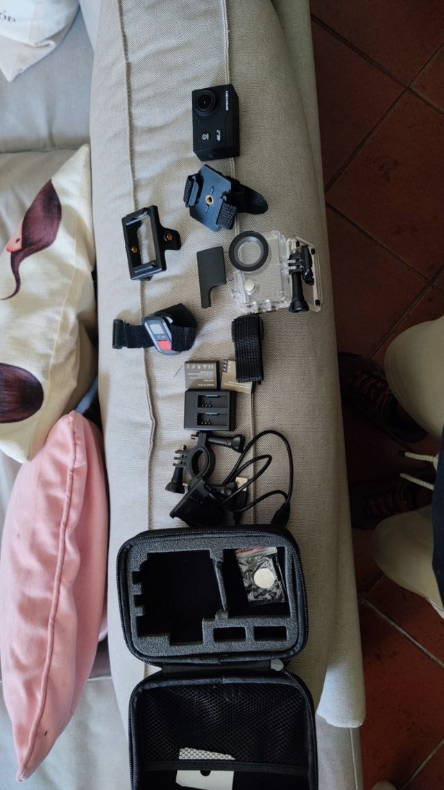 Apexcam 4K WiFi Action Cam com kit de acessórios