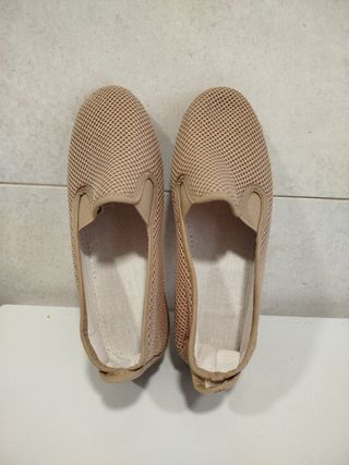 Zapatillas beige mujer