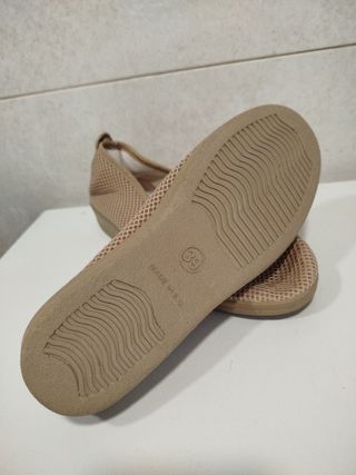 Zapatillas beige mujer