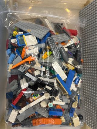 Ogni sacchetto da 1,5 kg di LEGO sfusi a 20€