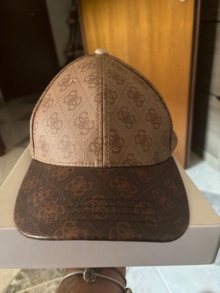 Cappello Guess beige e marrone