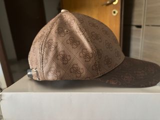 Cappello Guess beige e marrone