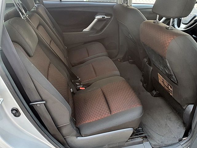 Toyota Verso 7pl, techo solar, 6 veloc, 16"