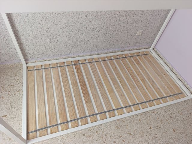 Cama Montessori infantil blanca