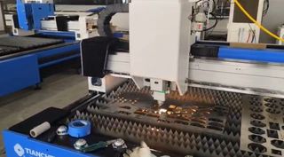 Máquina corte láser  3kW NUEVA 1500x3000mm