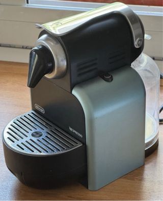Cafetera Nespresso DeLonghi - Piezas,