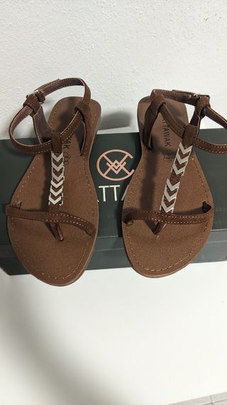 Sandalias Chattawak marrón