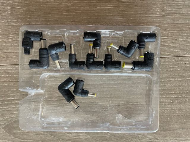 Adaptador corriente + 12 codos macho / hembra