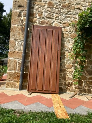 Puerta de exterior madera maciza