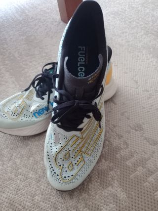 Zapatillas New Balance FuelCell