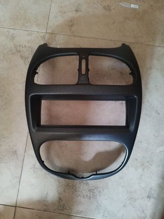 Carcasa radio Peugeot 206