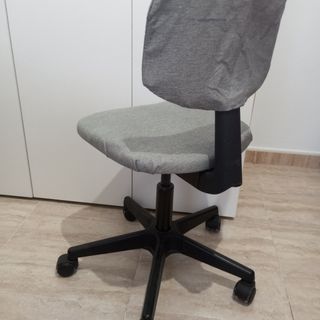 Silla oficina giratoria gris