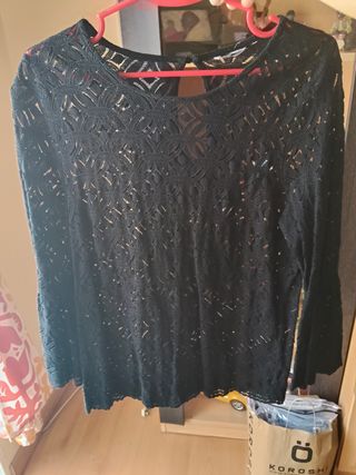 Blusa negra encaje