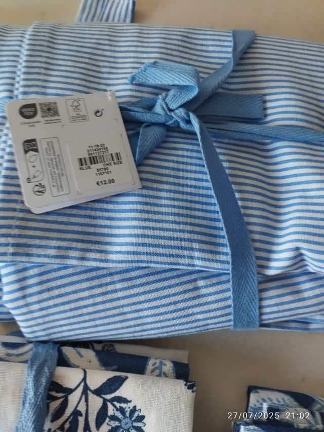 Mantel y 6 servilletas azules y blancas 1'40 x 1'8