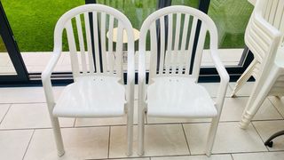 2 Sillas terraza plástico blancas