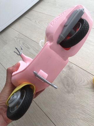 Scooter Barbie rosa y amarillo