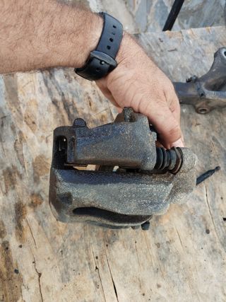 Pinza freno delantera derecha vito 639