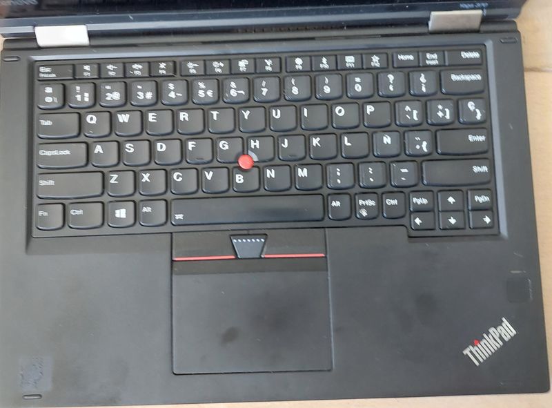 Lenovo ThinkPad Yoga 370 tactil i5-7200U averiado afbeelding 3