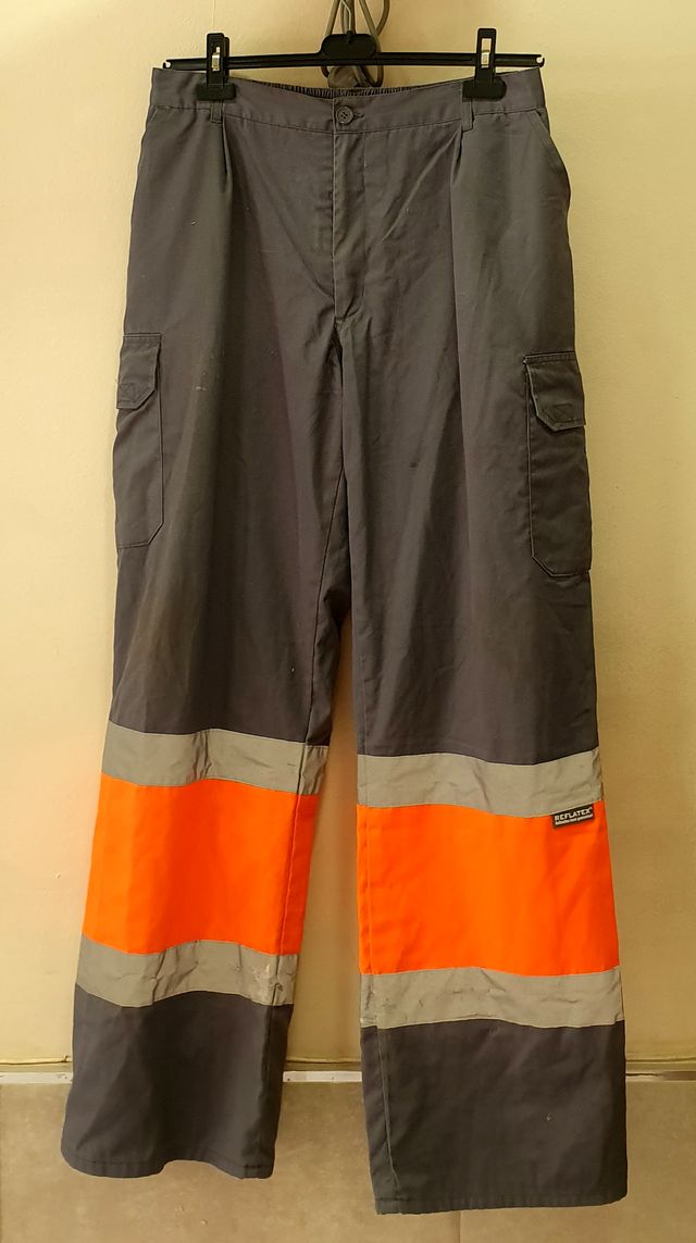 Pantalón multibolsillos reflectante. Talla XL