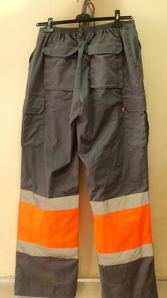 Pantalón multibolsillos reflectante. Talla XL