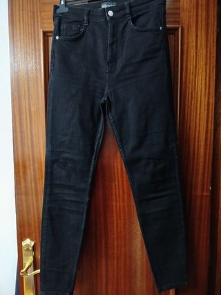 Pantalones Zara negros pitillo