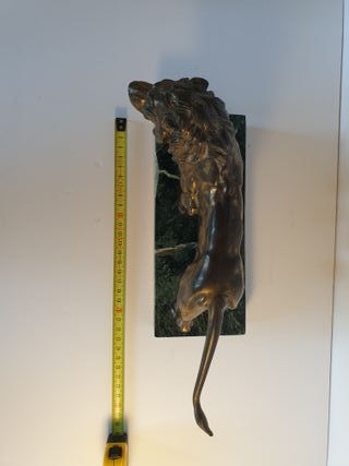 ESCULTURA LEON SOBRE MARMOL
